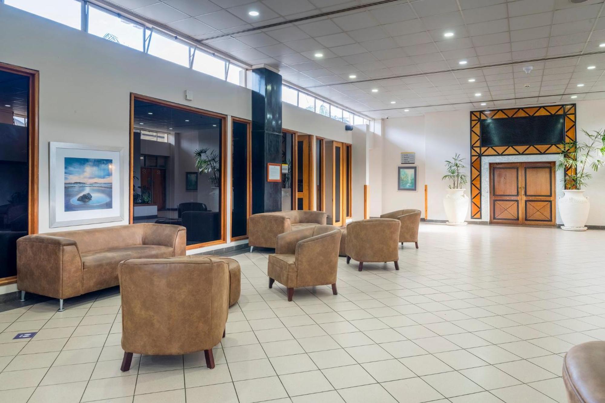 Holiday Inn - Mutare By Ihg Exterior photo