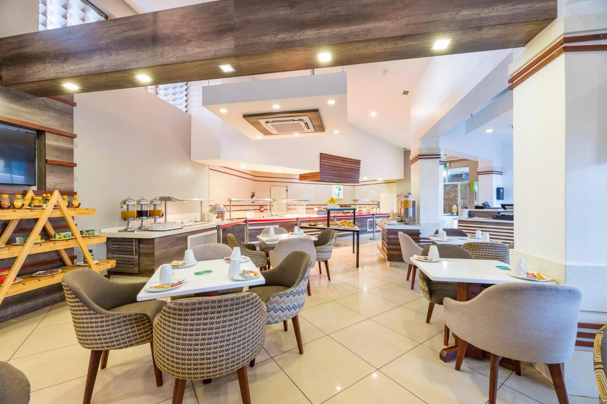 Holiday Inn - Mutare By Ihg Exterior photo